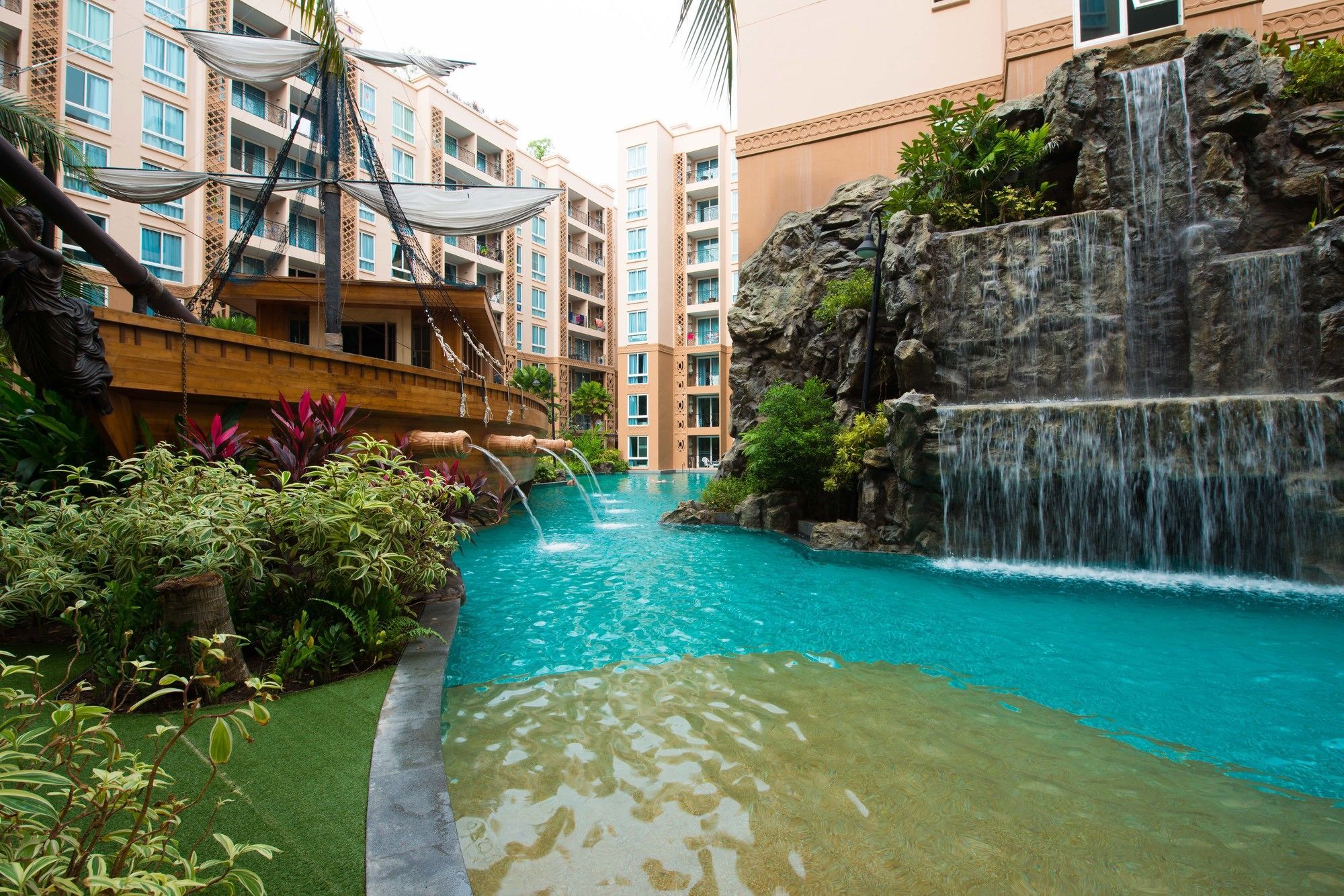 Atlantis Pattaya High Service Джомтьєн-Біч Екстер'єр фото