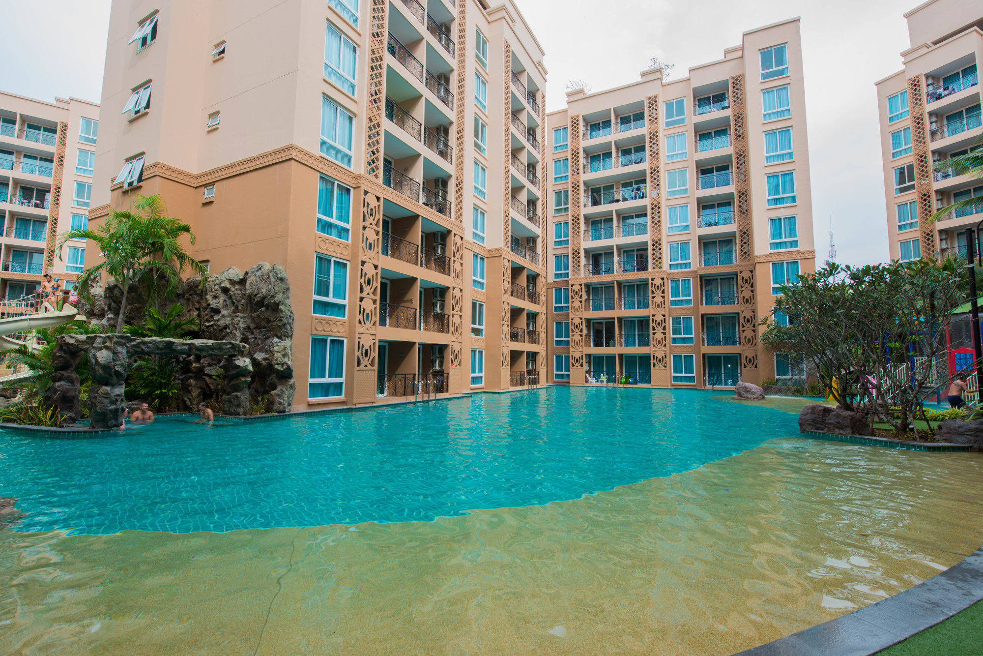 Atlantis Pattaya High Service Джомтьєн-Біч Екстер'єр фото