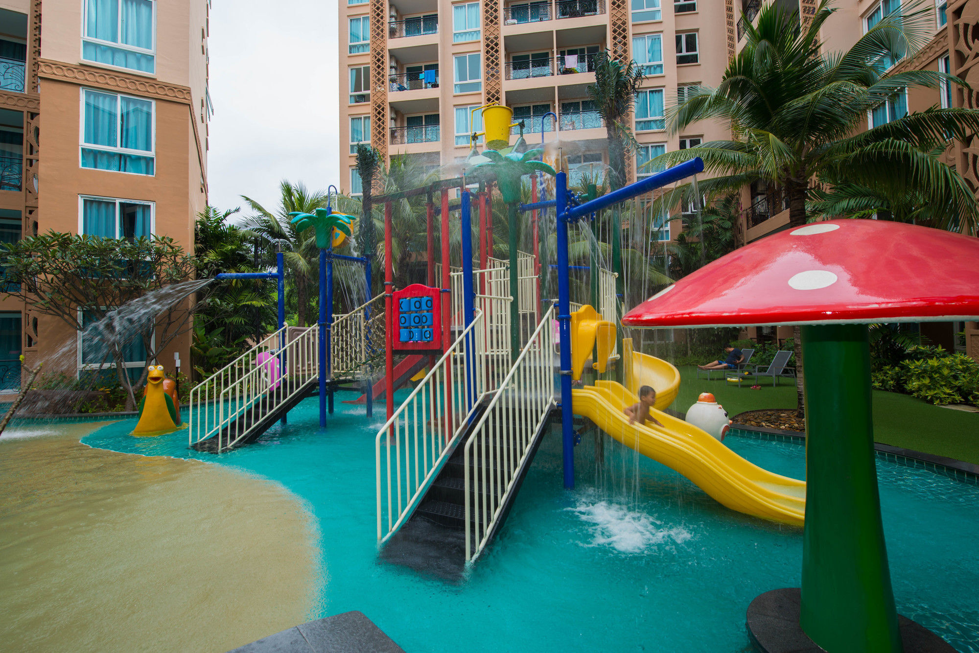 Atlantis Pattaya High Service Джомтьєн-Біч Екстер'єр фото